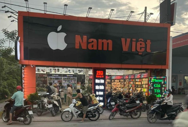 Cửa hàng linh kiện điện thoại Nam Việt Mobile