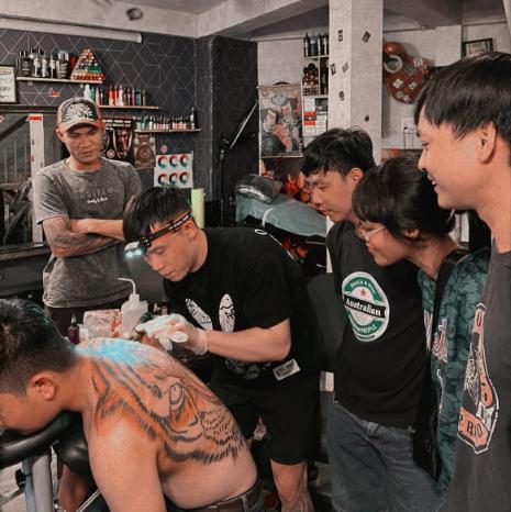 Đội ngũ tại Tin Tattoo