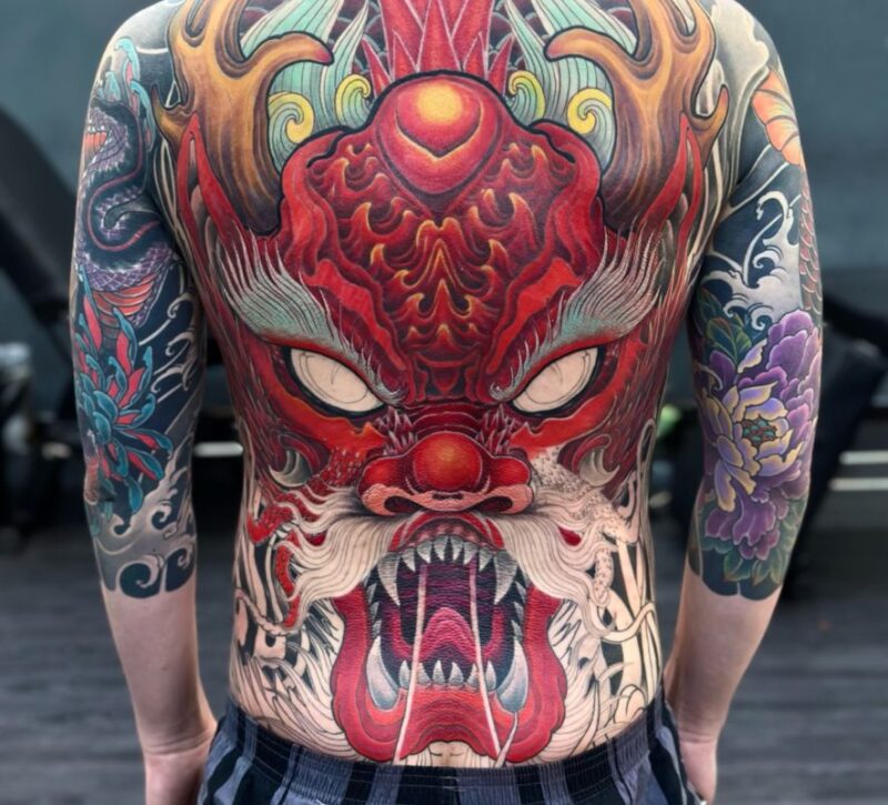 Hình xăm rồng kín lưng cực ngầu