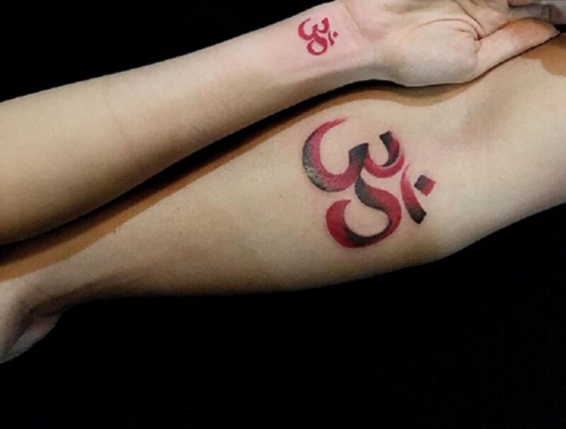 Hình xăm chữ Nhẫn tiếng Phạn ở cánh tay cũng rất ý nghĩa