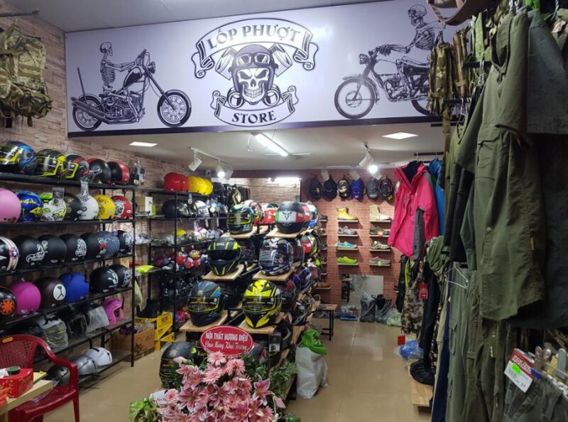 Cửa hàng nón bảo hiểm Lốp Phượt cung cấp đa dạng mẫu mã