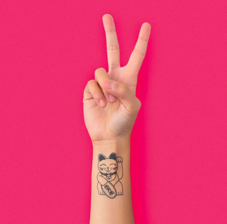 Hình xăm mèo thần tài mini tinh tế và nhỏ gọn