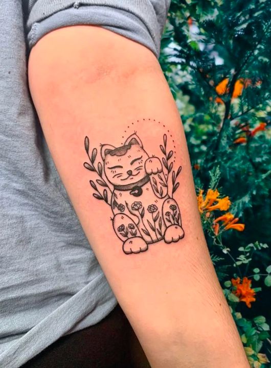 Hình xăm mèo thần tài sau cánh tay đẹp 