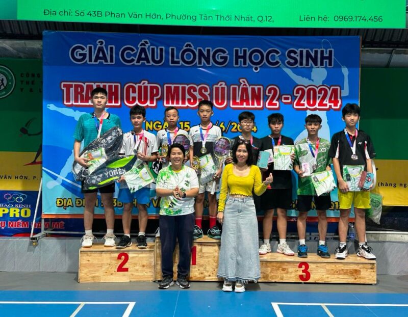 Pickleball & Badminton Miss Ú