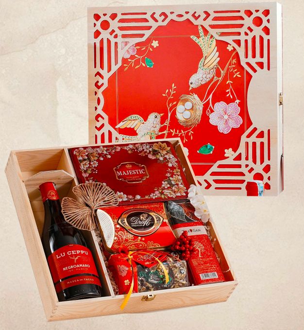 Hộp quà thiết kế thể hiện sự tôn trọng, mang tính cá nhân hóa