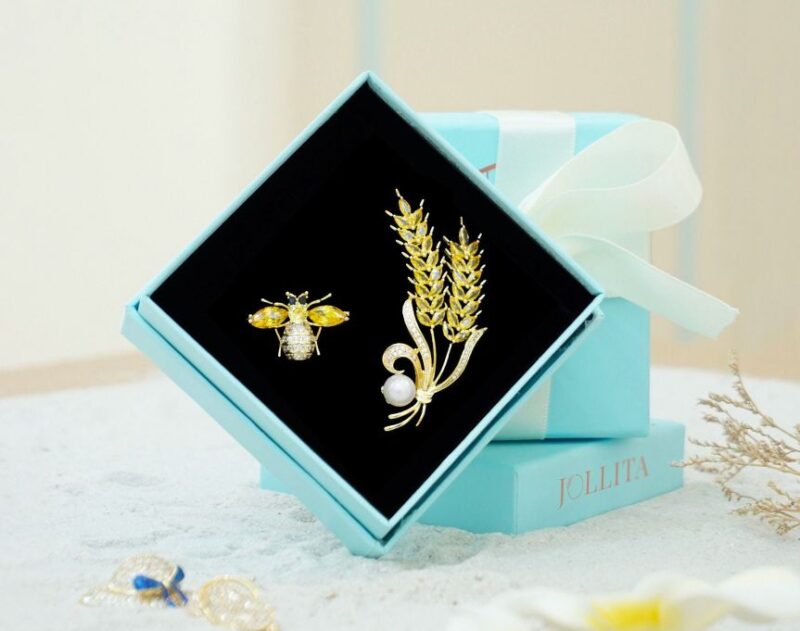 Nhỏ gọn nhưng tinh tế, phụ kiện cài áo phù hợp dành tặng thầy cô giáo