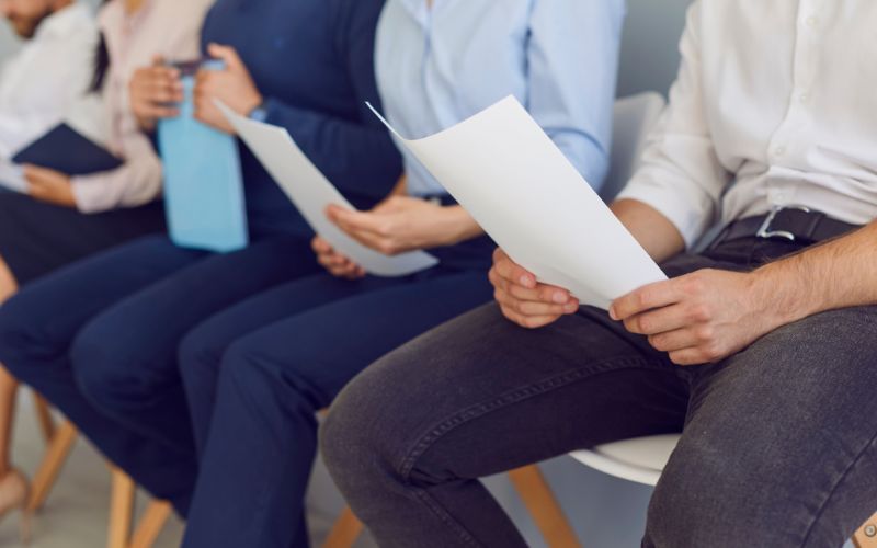 Hẹn nhiều ứng viên đến phỏng vấn cùng lúc