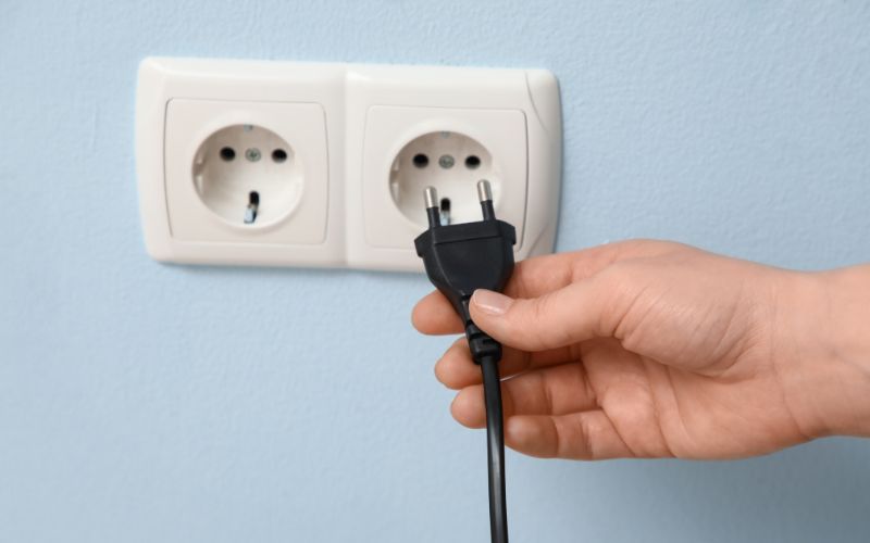 Rút phích cắm khi không sử dụng